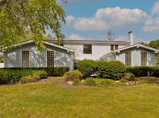 2560 The Strand, Northbrook, IL 60062