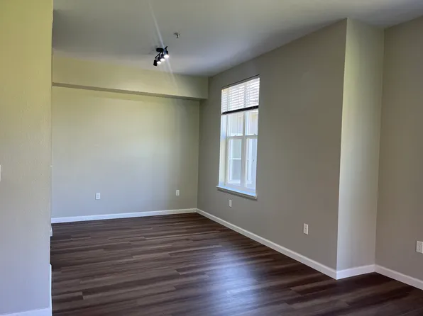 3589 Round Barn Blvd, Santa Rosa, CA