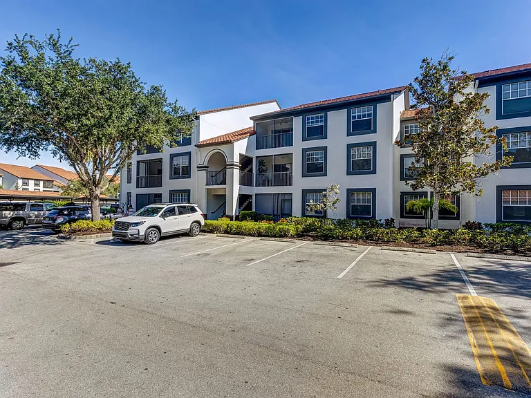 7935 Preserve Cir #411 — Photo 31