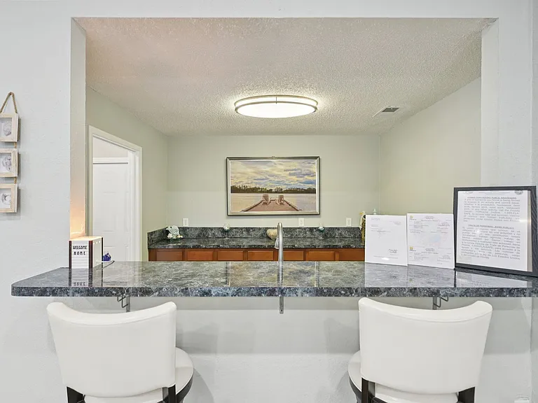 Sea Oats Apartments — Photo 27