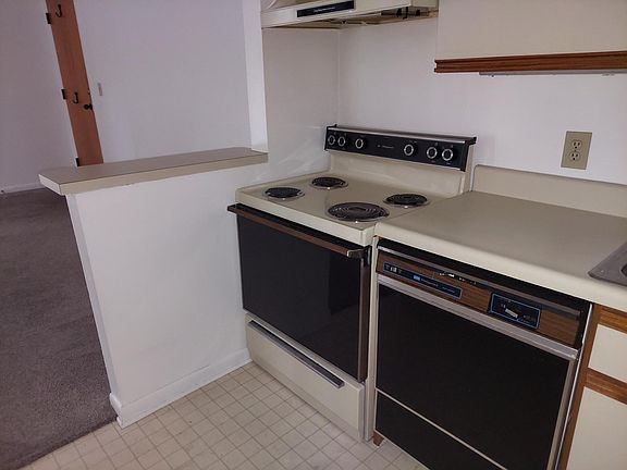 5th image of 900 19th Ave S APT 202