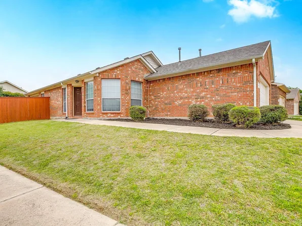 2101 Ingrid Ln, Fort Worth, TX 76131