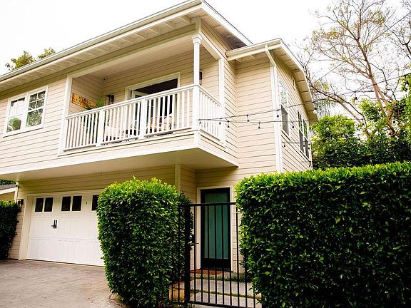 3rd image of 2573 N Beachwood Dr #2573