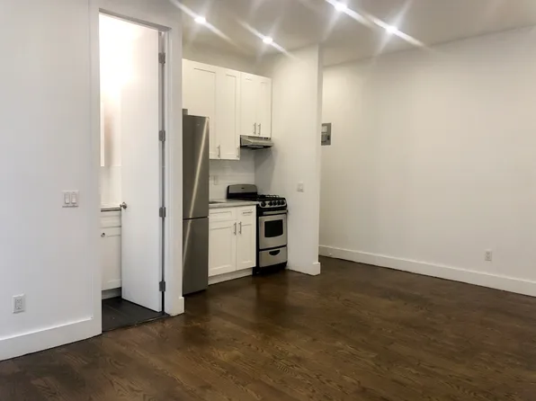 410 Eastern Parkway image 1 of 8