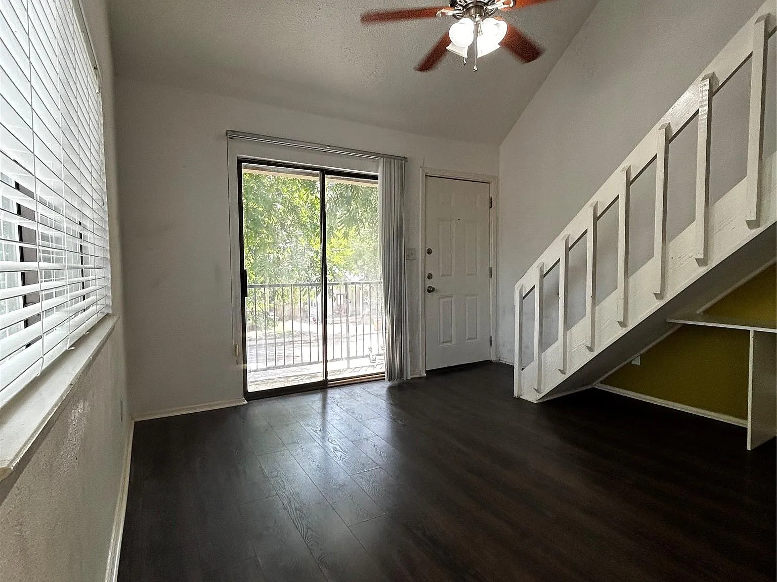 2 bed, 2.0 bath, 850 sqft, $1,795 — Photo 3