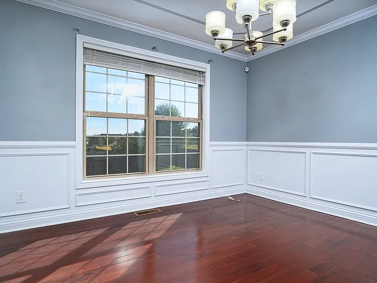 430 Knox Ave — Photo 20