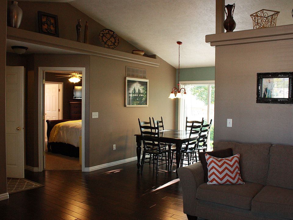 Entry/Living