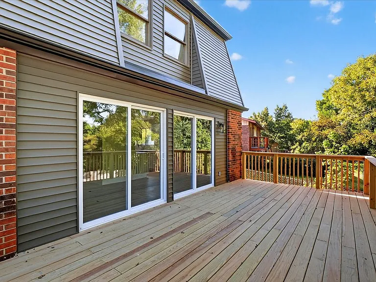 208 Coral Dr — Photo 9