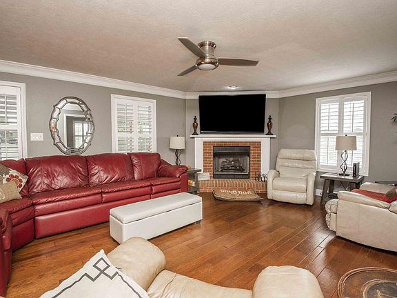 4th image of 7906 Wells Scenic View Ln