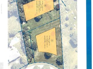 16-B Hamptworth Drive, Great Neck, NY 11024