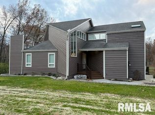 16429 Hawthorne Dr, Mount Vernon, IL 62864