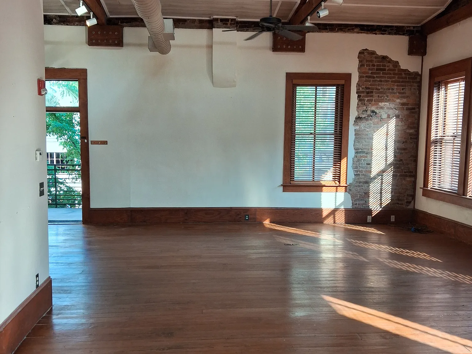 572 Mulberry St — Photo 4
