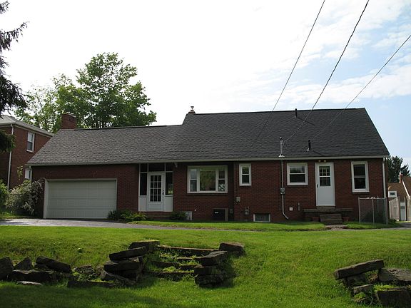 2nd image of 843 Yale Dr