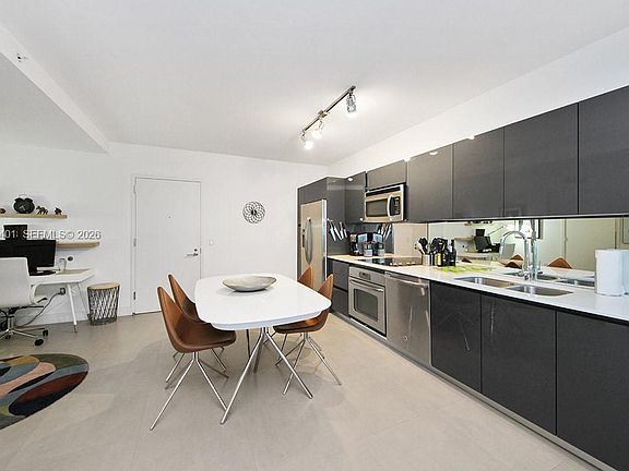 4th image of 31 SE 6th St APT 1206