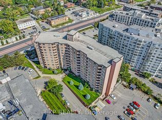 260 Davis Dr #1014, Newmarket, ON L3Y7C3