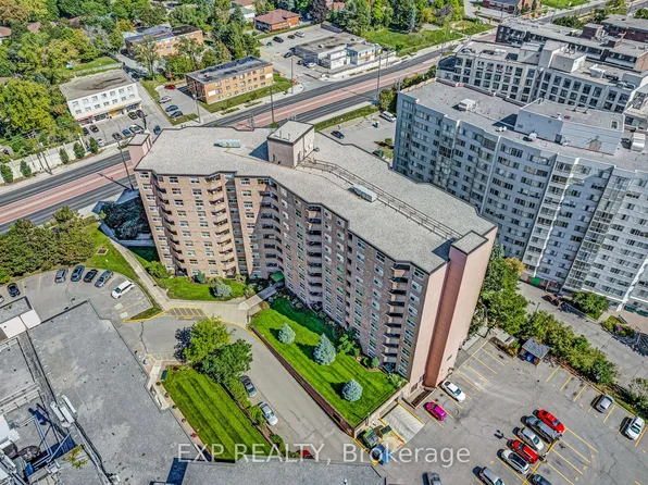 260 Davis Dr, Newmarket, ON
