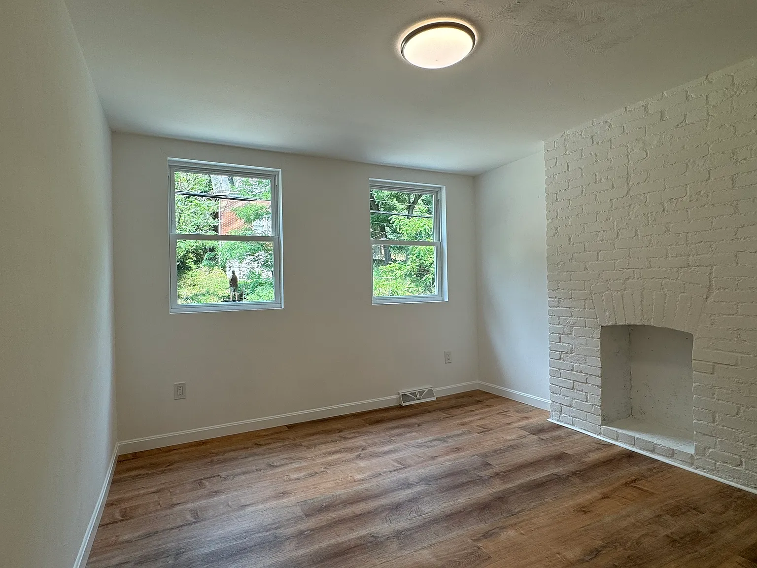2 bed, 1.5 bath, 1000 sqft, $1,450 — Photo 3