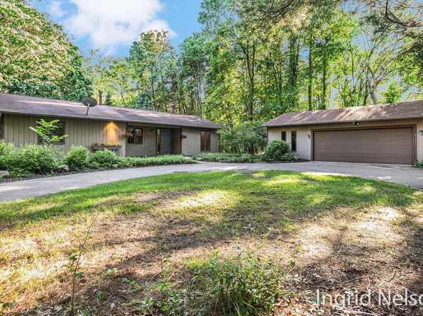 4736 Burton St SE, Kentwood, MI 49546