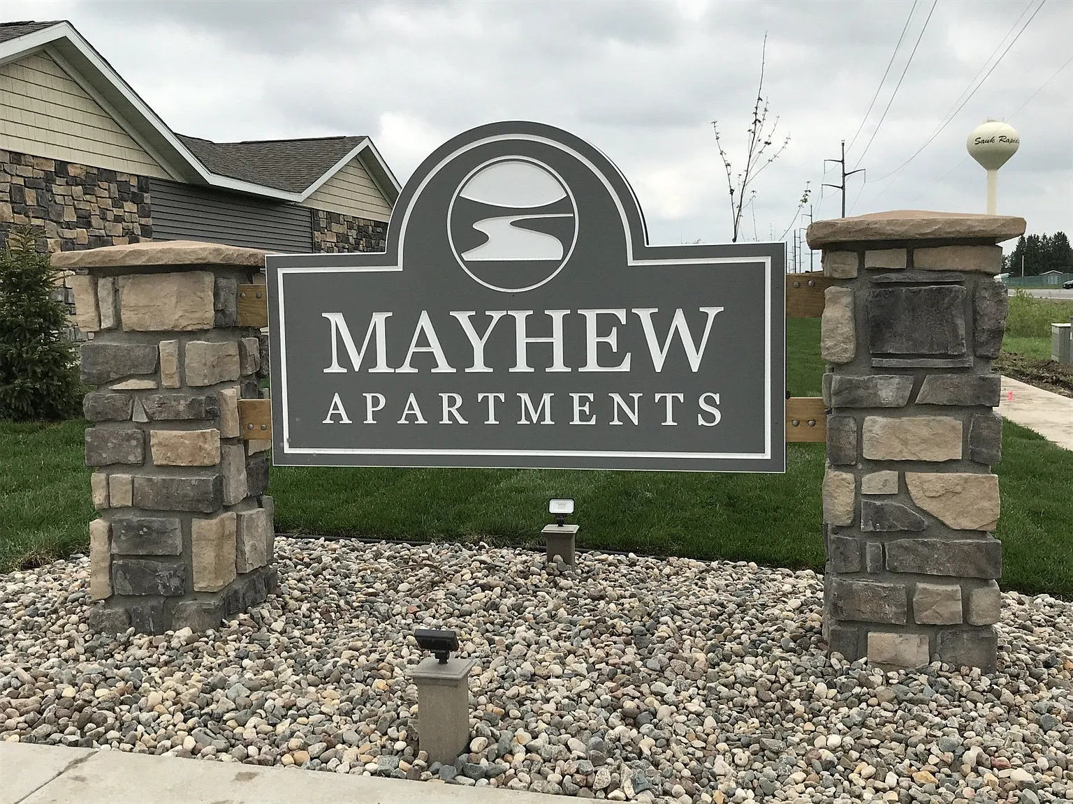 Mayhew Apartments — Photo 1