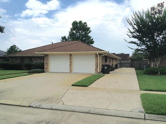 2nd image of 215 Coachman Dr