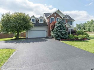 280 Longhouse Ln, Slingerlands, NY 12159