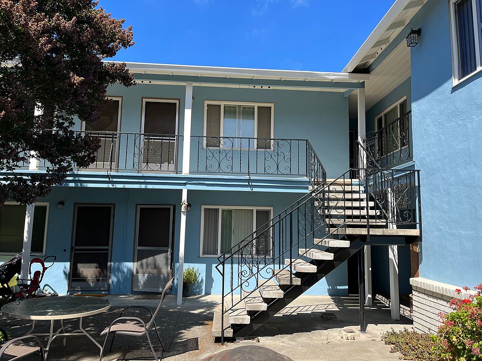 1st image of 868 Park Dr
