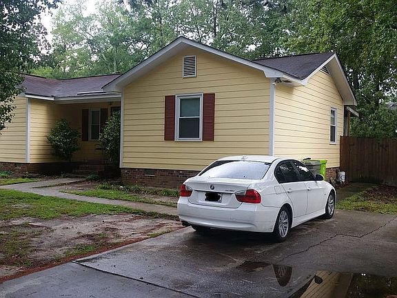 2nd image of 79 Woodpond Ct