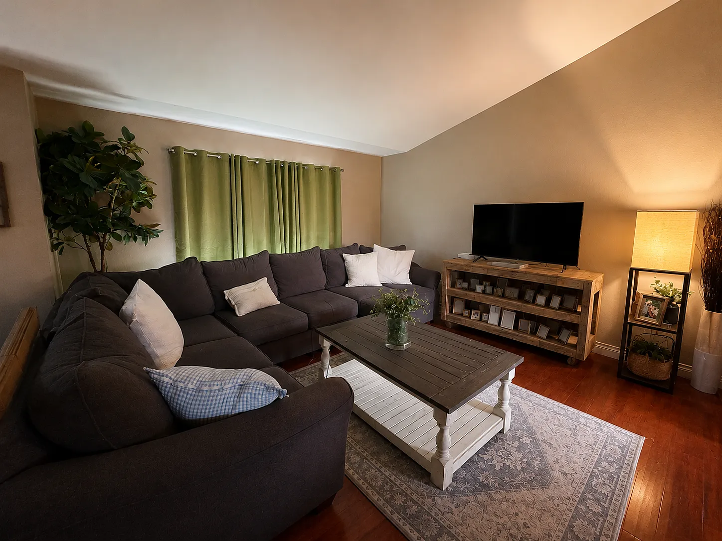 3 bed, 2563 sqft, $2,375 — Photo 4