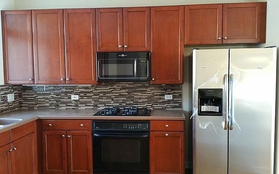 5th image of 9233 Nagle Ave