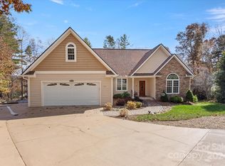 722 Chestnut Trl #16, Hendersonville, NC 28792