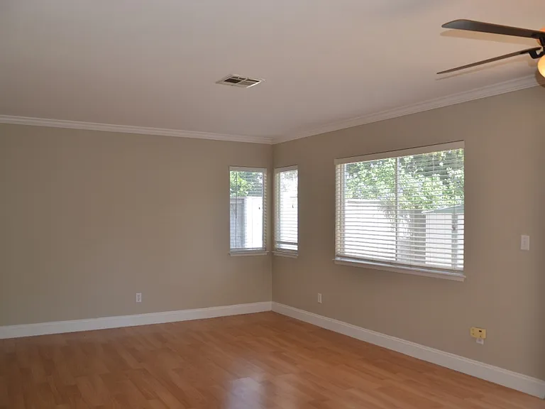 845 Shelborne Dr — Photo 5