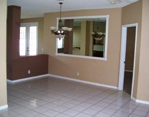 2nd image of 204 E Bayridge Dr