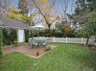 11 Brompton Rd, Garden City, NY 11530