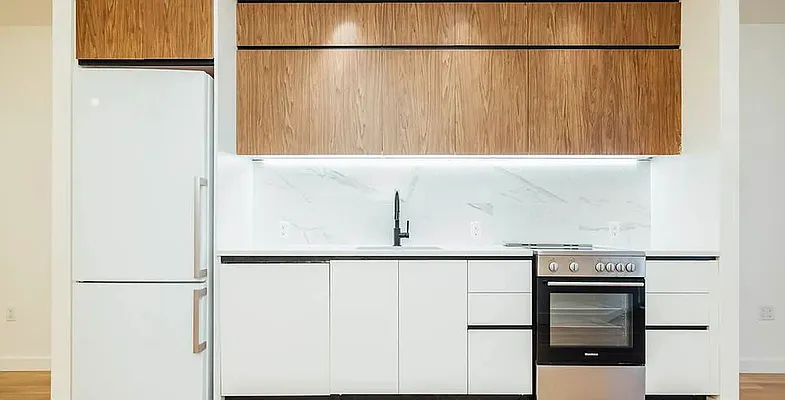 Rented by Artur Gutman, LREB | media 17