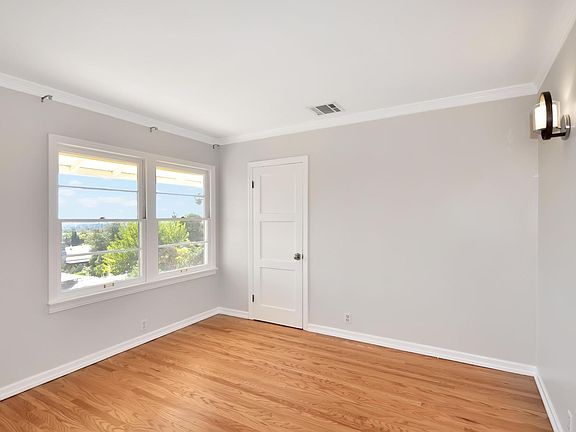 5th image of 1441 N Marengo Ave #B