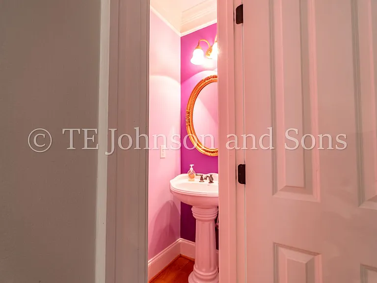 1112 Oakencroft Ct — Photo 17
