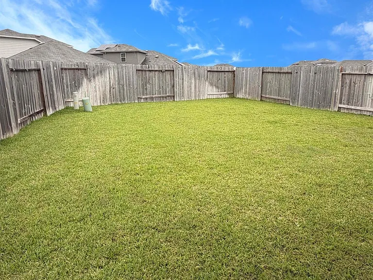 2406 Heeney Park Ln — Photo 11