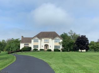 48 New Hampton Rd, Washington, NJ 07882