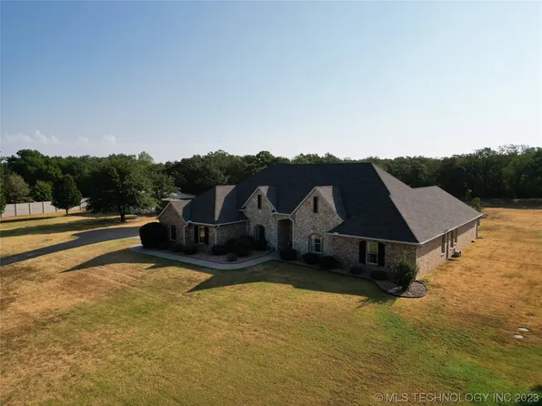 1290 Foxden Rd, Ardmore, OK 73401