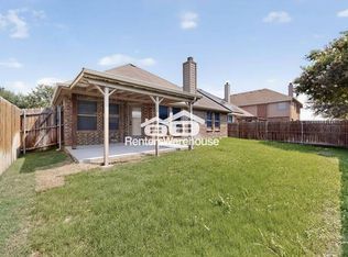 4016 Hollow Lake Rd, Roanoke, TX 76262