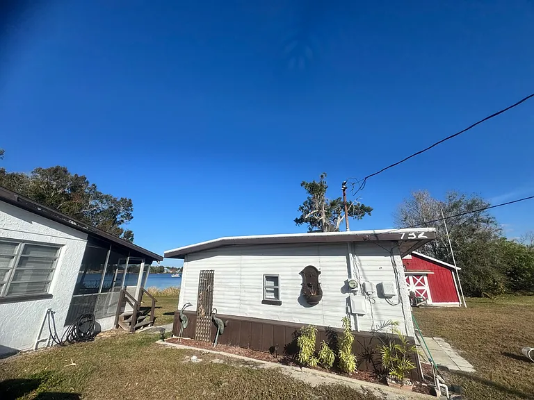 734 Memorial Dr — Photo 9