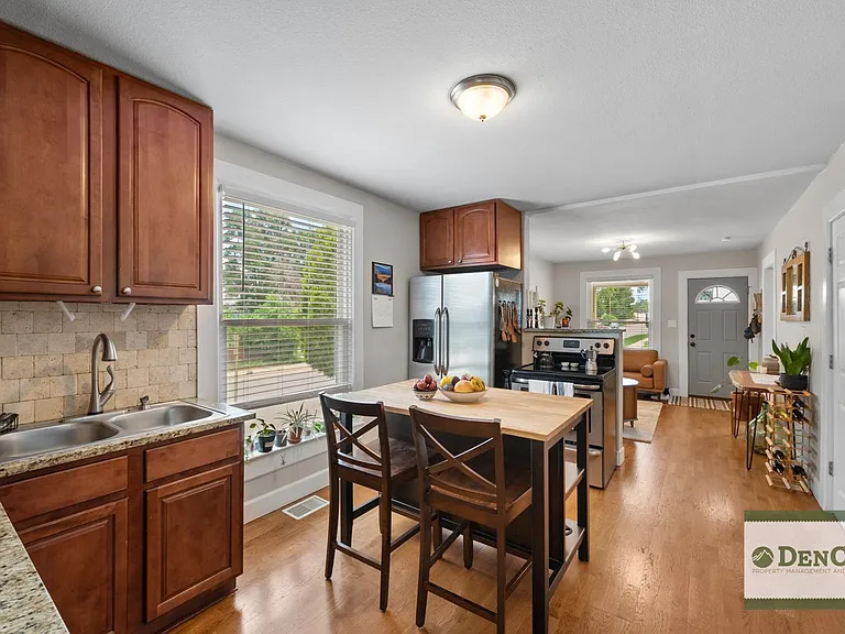 2401 S Bannock St — Photo 11