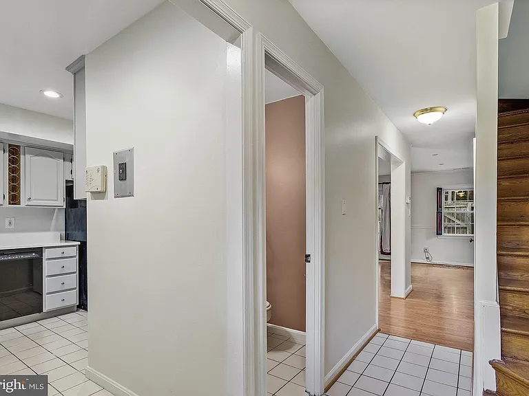 812 Azalea Dr #16 — Photo 8