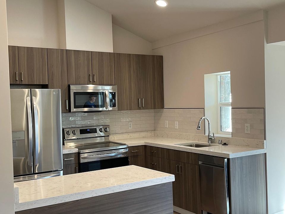 Kitchen- w Dishwasher and all new appliances