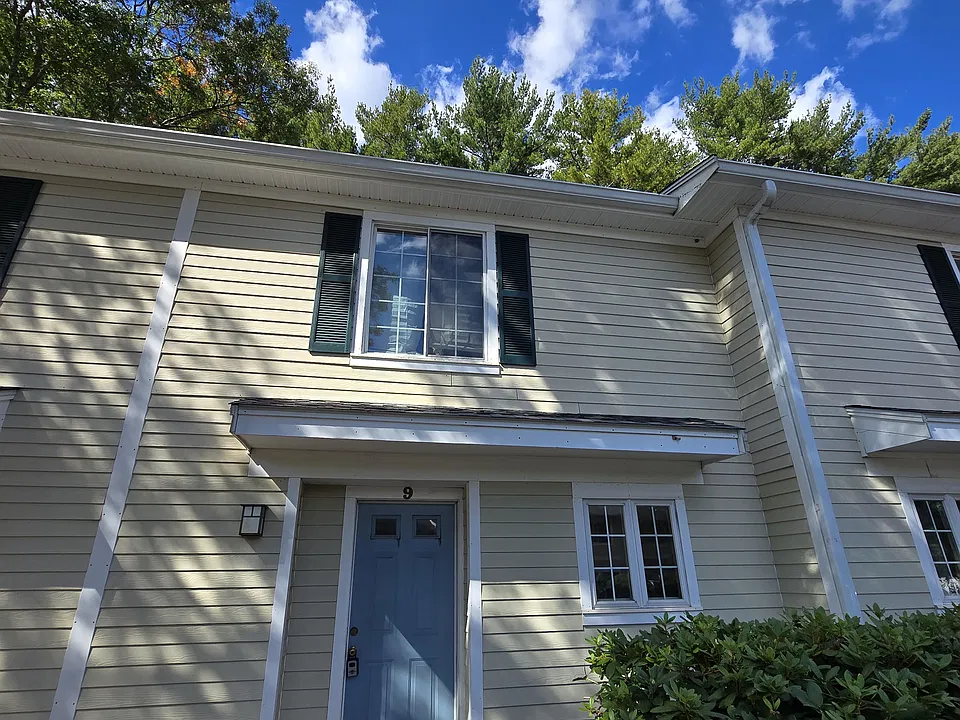3 Adam St