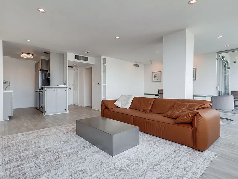 10501 Wilshire Blvd #2008 — Photo 3