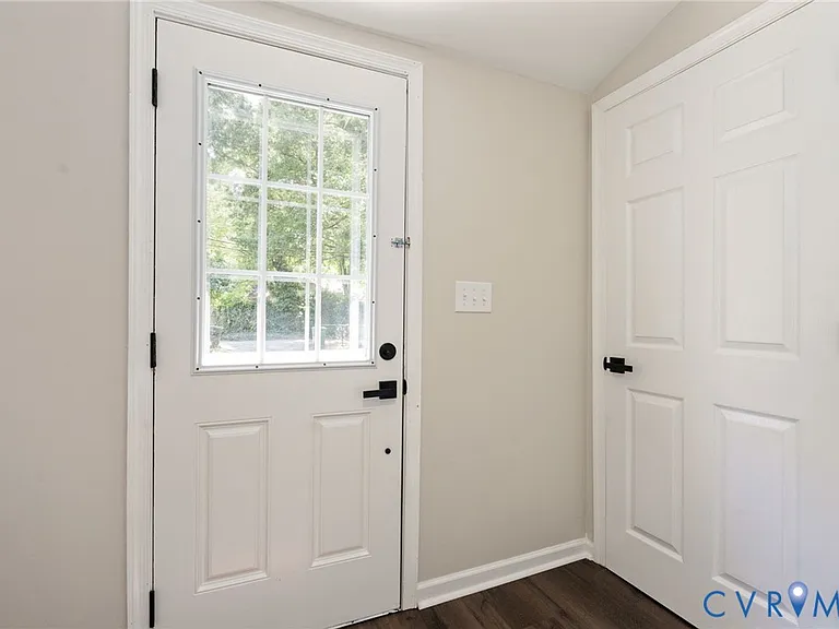 238 E 36th St — Photo 17