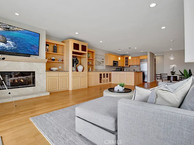 708 Cliff Dr — Photo 15
