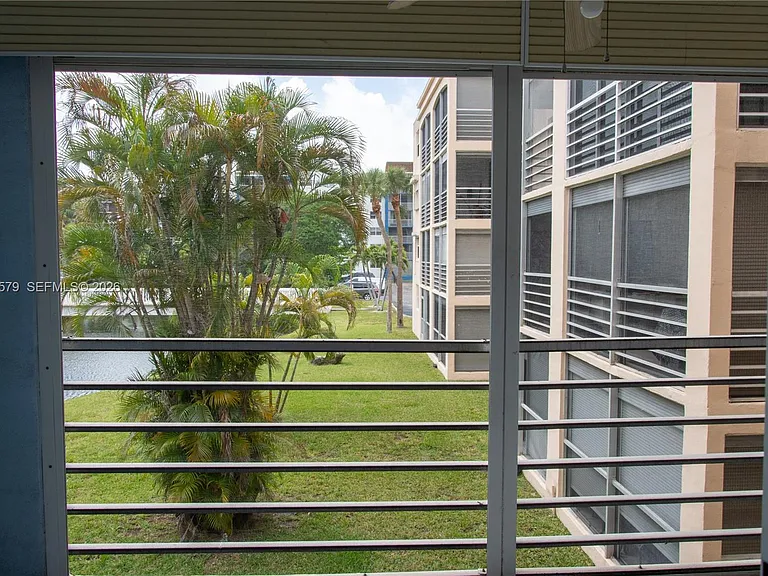 505 E Dania Beach Blvd #4-2E — Photo 16