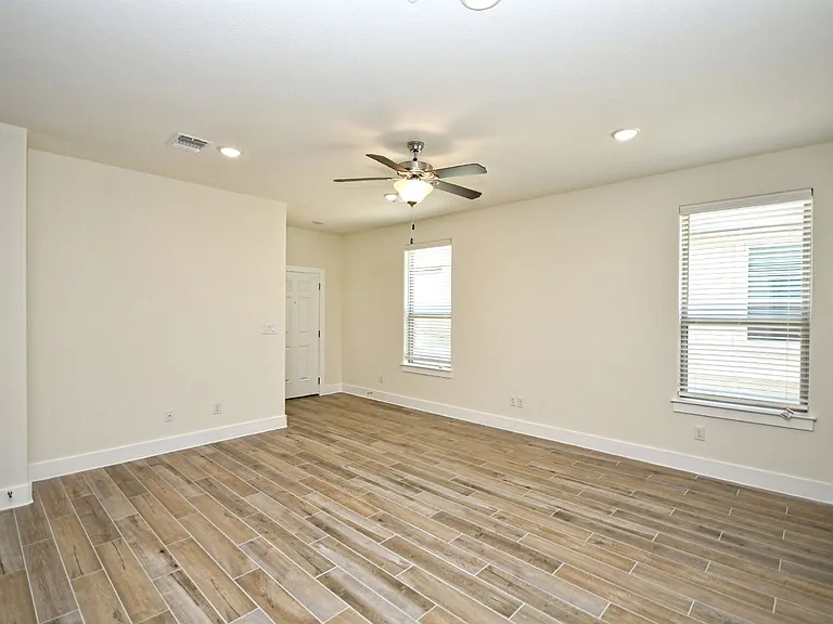 408 Parkline Dr — Photo 6